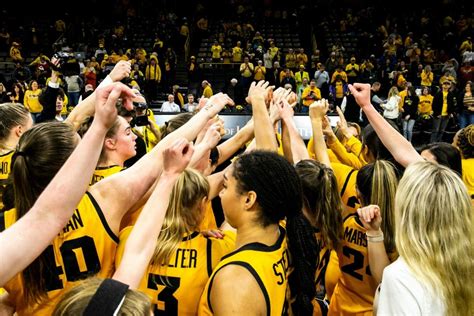 iowa hawkeye women's basketball game tonight